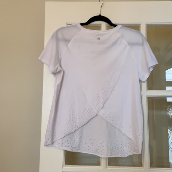 Lulu Lemon Women’s Workout Top - Picture 3 of 3